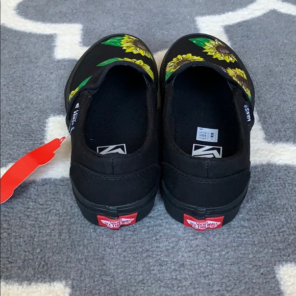 🌻Custom Vans-Slip Ons with Sunflowers🌻 - Picture 3 of 7